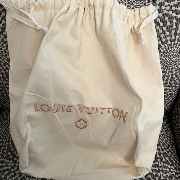 heavy canvas and embroidery drawstring bag. Scarf not included - Picture 6 of 11